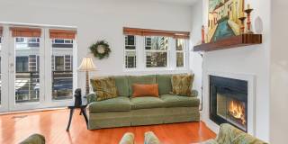Fully Furnished Newly Remodeled Condo Downtown Gallery 10