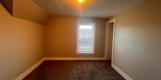 Ginormous 6 Bed Single family home with all Appliances Near Lake Michigan! Gallery 21