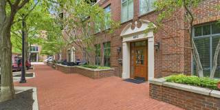 250 Daniel Burnham Square Gallery 1