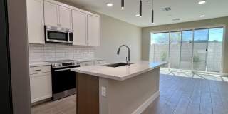 1015 E PASADENA Avenue Gallery 2