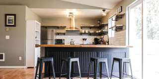 Cozy Gem,Dog-Friendly, Near Outdoor Escapes Gallery 1