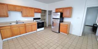 *Spacious 2BD/1BA Single-Family Home Available in Oakland* Gallery 6