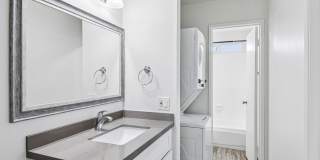 Laurel Pointe Gallery 16