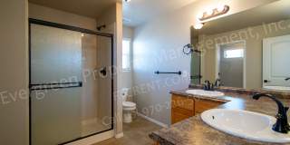 Rigden Farm Townhome in great location! Gallery 25