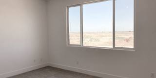 Spacious Home Located in Shafter! Gallery 11