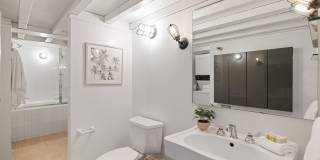 601 4th St Gallery 1