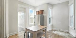 Two Bedroom in Newport! Gallery 19
