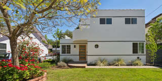 Stunning Luxury 2BR with Wraparound Deck in Downtown Palo Alto Gallery 1