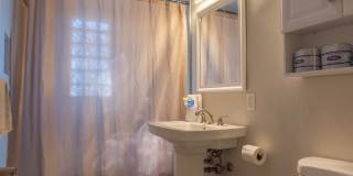 5121 Tipton Street Gallery 16