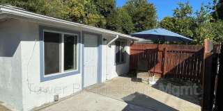 474 Harding Ave Gallery 1