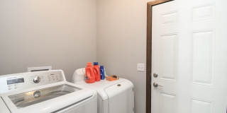 Stylish Townhome in Harrisburg School District – Open Floor Plan & Loft! Gallery 23