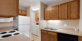 Large 3 Bedroom Apartments PET FRIENDLY! Gallery 102