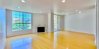 1129 Larrabee St Gallery 2