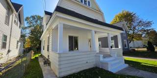Five Bedroom House Available in Battle Creek Gallery 1