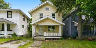 3 BR - Classic Charm Meets Modern Living Gallery 1
