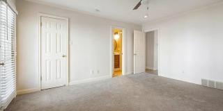 10 S Idlewild St Apt 4 Gallery 9