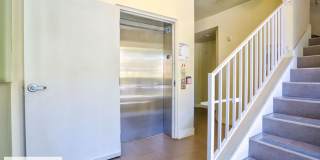 Contemporary 2 bedroom 2.5 bath at the heart of LA Gallery 13