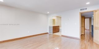 3925 NE 171st St Gallery 29