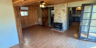 Pet Friendly 3 Bdrm 1 Bath 1.8 Miles to OIT and Sky Lakes Pet Friendly 3 Bdrm 1 Bath 1.8 Miles to OIT and Sky Lakes Gallery 1
