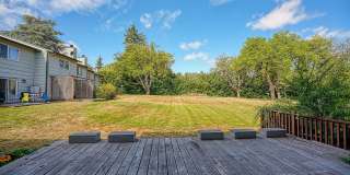 NW Vancouver Condo with Detached Garage & Dedicated Parking Gallery 27