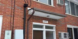 Must see two bedroom condo in Roseville Gallery 1