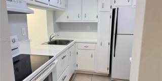 9641 SW 77 Ave Gallery 1