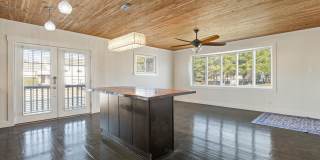 312 HAMMONDS FERRY Gallery 23