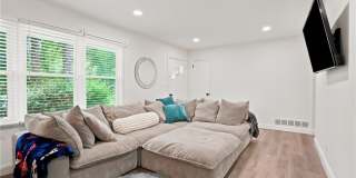 581 Meadowbrook Drive SE Gallery 4