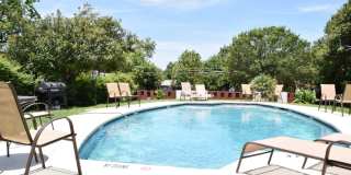 Updated Condo- 5601 Woodrow Gallery 17