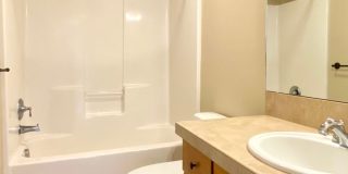 Warm & Inviting Home with Bonus Den in Prime SW Bend Location Gallery 33
