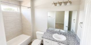 SPACIOUS 3BED/3/5BATH/2GARAGE TOWNHOME - 6040 24th Street Gallery 11