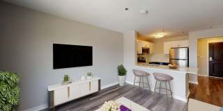 9 on Canal Gallery 38