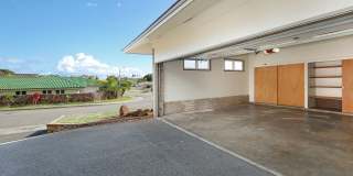 Spacious with split a/c units, solar, comfortable Island Home in Beautiful Kahala! Gallery 25