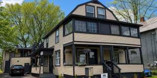 45 1/2 Willow St Gallery 1
