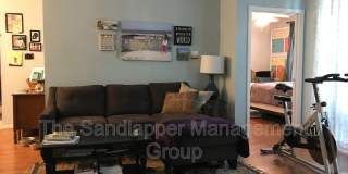 60 Fenwick Hall Allee Gallery 2