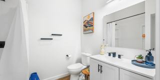 318 N Tacoma Avenue Gallery 34