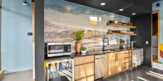 Strata Gallery 52