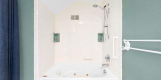 Charming 4BD, 5BA East Denver Home Near 9th & CO Gallery 27