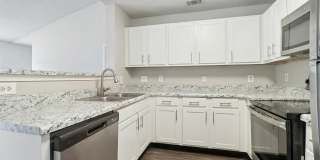 Varia at Oakcrest Gallery 4