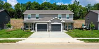 3 Bedroom 2.5 Bathroom Duplex! Gallery 1