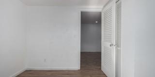 Verde Gallery 16