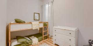 Charming 2 Bedroom Just Minutes from the Old Market!! Gallery 17