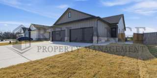 5259 North Pinecrest Court Gallery 1