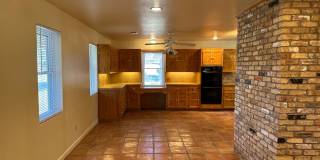 3/2/2 Newly painted! ALL BILLS PAID! Gallery 6