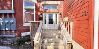 325 W 6th Street unit: 1 Gallery 3