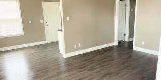 Charming 2 bedroom, 1 bathroom duplex Gallery 3