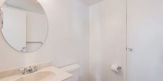3 Bedroom, 1.5 Bath Condo Available in Cinnimon Courtyard Gallery 10