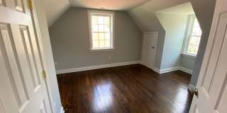 Updated 4 Bedroom Home Convenient to Carytown, Byrd Park And More. Available In July Gallery 15