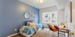 Amazing West Seattle 2 bedroom 2 bath W/S/G and 2 parking spots included! Gallery 13