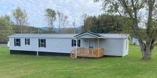 Beautiful 3 bed, 2 bath home on 1/2 acre Gallery 1